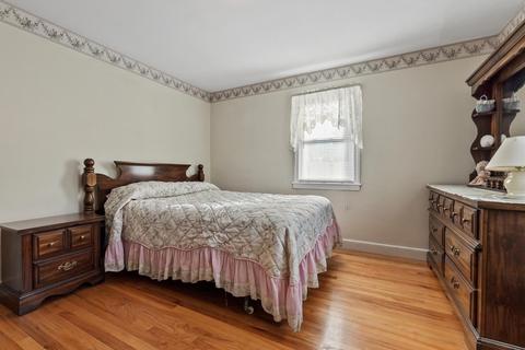 9 Riverside Ct, Saugus, MA 01906 photo 17