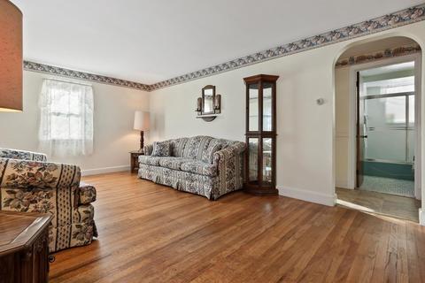 9 Riverside Ct, Saugus, MA 01906 photo 4