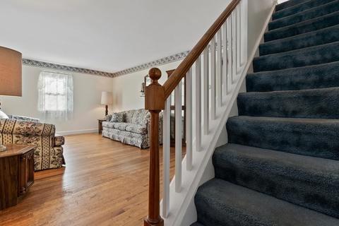 9 Riverside Ct, Saugus, MA 01906 photo 3