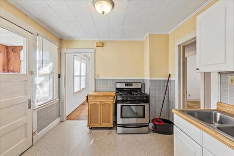 84 Shepherd St, Chicopee, MA 01013 photo 8