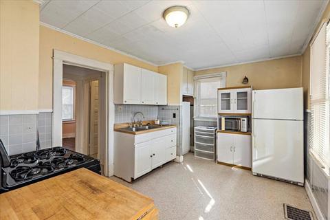 84 Shepherd St, Chicopee, MA 01013 photo 10