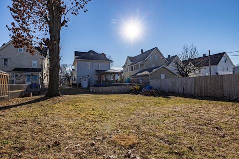 68 Grand St, Springfield, MA 01108 photo 5