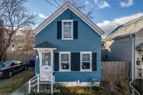 587 Slade St, Fall River, MA 02724 photo 3