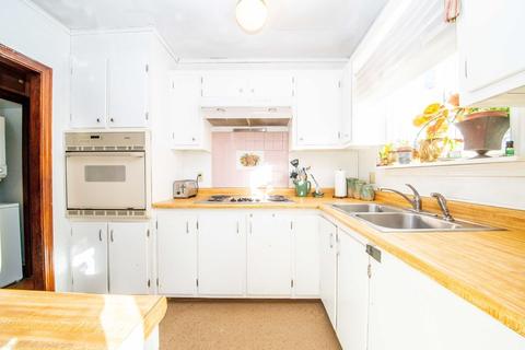 587 Slade St, Fall River, MA 02724 photo 11