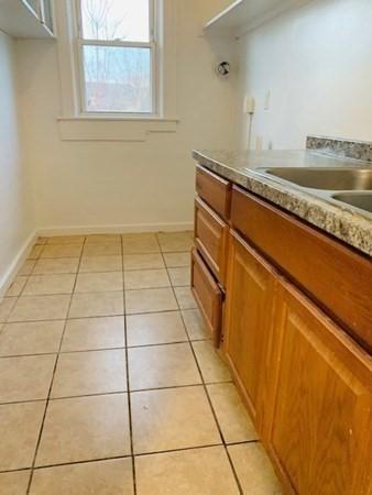 712 Sumner Ave, Springfield, MA 01108 photo 8
