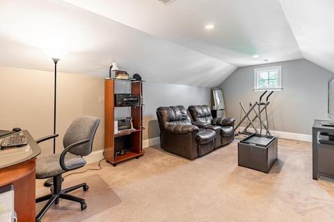 166 Jarvis Cir, Needham, MA 02492 photo 34