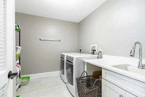166 Jarvis Cir, Needham, MA 02492 photo 30