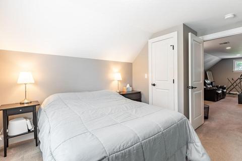 166 Jarvis Cir, Needham, MA 02492 photo 26