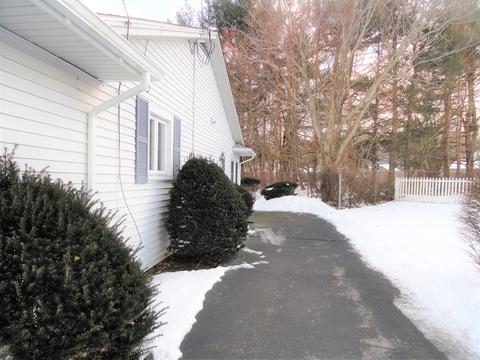 66 Hillside Ave, Webster, MA 01570 photo 2