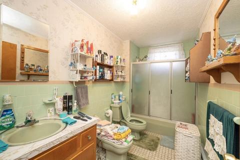 1204 Slade, Fall River, MA 02724 photo 21