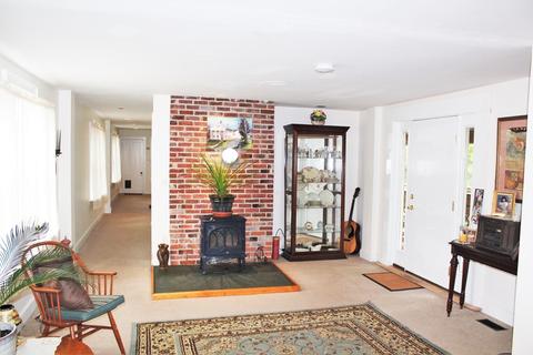 31 Main St, Ashburnham, MA 01430 photo 9