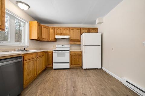 8 Ledge St, Sutton, MA 01590 photo 3