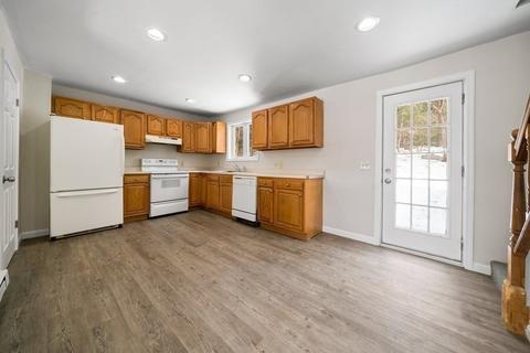 8 Ledge St, Sutton, MA 01590 photo 6
