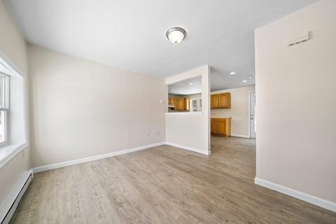 8 Ledge St, Sutton, MA 01590 photo 13