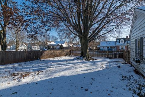 301 Gillette Ave, Springfield, MA 01118 photo 7