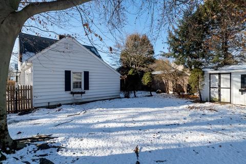 301 Gillette Ave, Springfield, MA 01118 photo 6