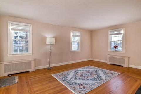 301 Gillette Ave, Springfield, MA 01118 photo 11