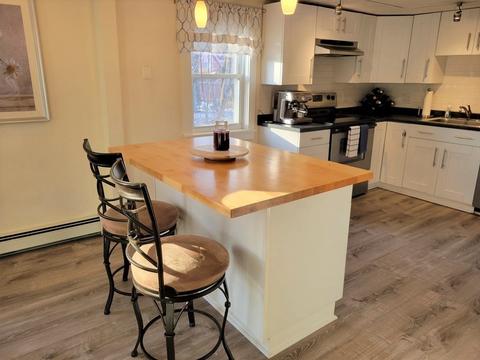 16 Spring St #B, Reading, MA 01867 photo 2