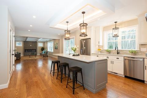 2 Cedar St, Reading, MA 01867 photo 6