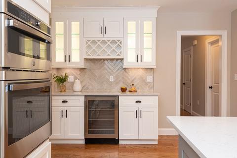 2 Cedar St, Reading, MA 01867 photo 5