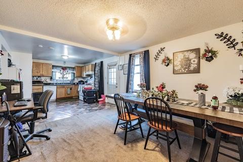 81 Bell St, Chicopee, MA 01013 photo 4