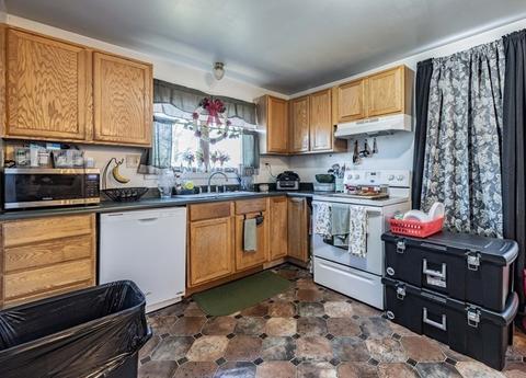 81 Bell St, Chicopee, MA 01013 photo 7