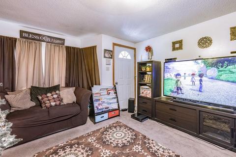 81 Bell St, Chicopee, MA 01013 photo 3