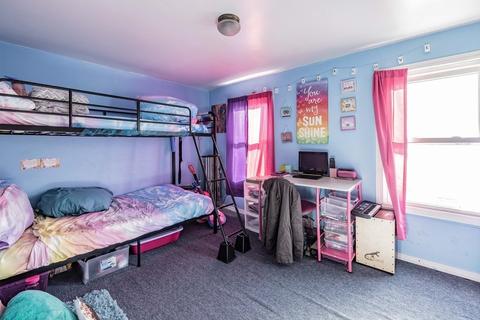 81 Bell St, Chicopee, MA 01013 photo 9