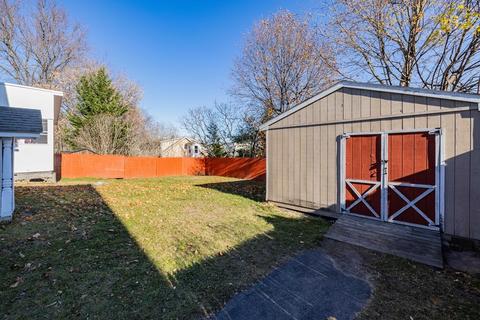 81 Bell St, Chicopee, MA 01013 photo 25