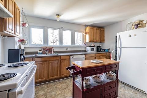 81 Bell St, Chicopee, MA 01013 photo 14