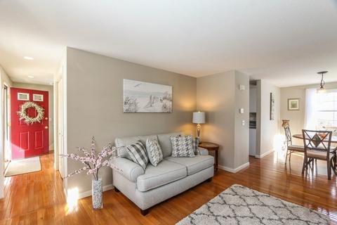 25 Gates Ave, Springfield, MA 01118 photo 9