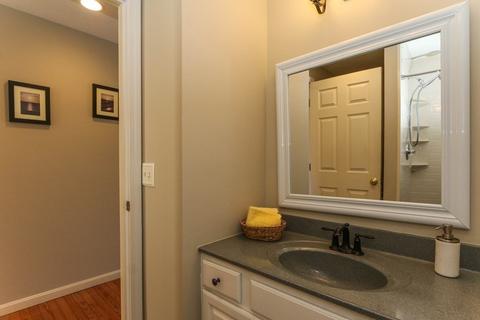 25 Gates Ave, Springfield, MA 01118 photo 24