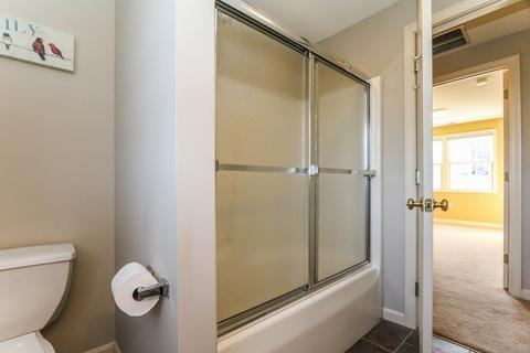 25 Gates Ave, Springfield, MA 01118 photo 33