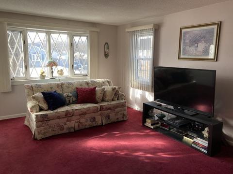 89 Robak Dr, Chicopee, MA 01020 photo 7