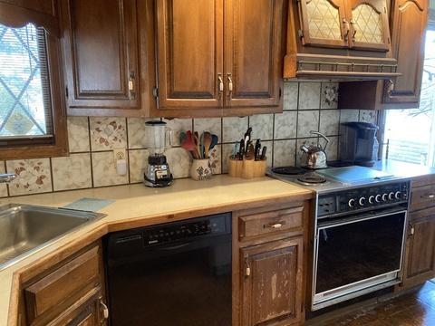 89 Robak Dr, Chicopee, MA 01020 photo 5