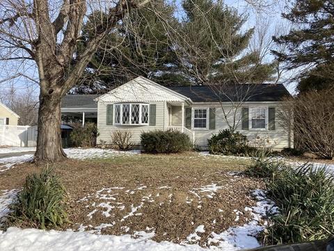 89 Robak Dr, Chicopee, MA 01020 photo 1