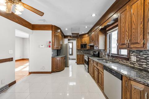 106 Bell St, Chicopee, MA 01013 photo 4