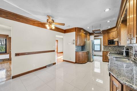 106 Bell St, Chicopee, MA 01013 photo 3