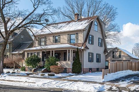 106 Bell St, Chicopee, MA 01013 photo 2