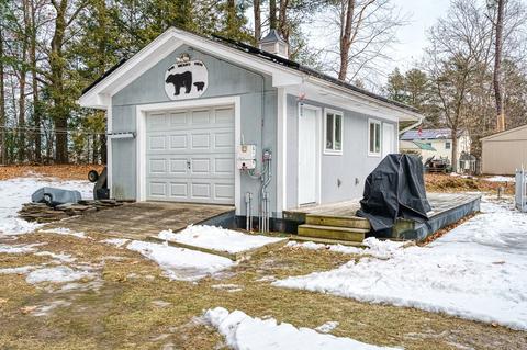 27 Plain St, Easthampton, MA 01027 photo 3