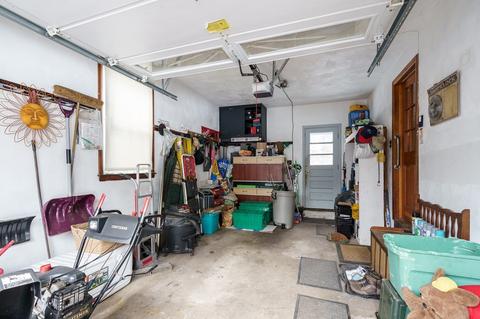 27 Plain St, Easthampton, MA 01027 photo 5