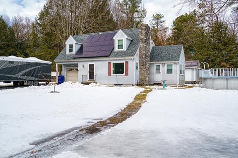 27 Plain St, Easthampton, MA 01027 photo 2