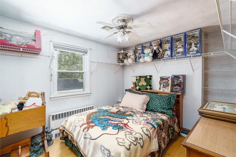 27 Plain St, Easthampton, MA 01027 photo 16