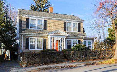 8 Lefavour Ave, Beverly, MA 01915 photo 2