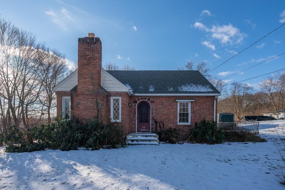 119 Highland Ave, West Springfield, MA 01089 40 Photos MLS