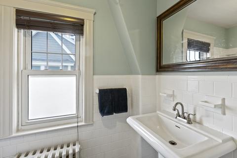 17 Endicott Ave, Marblehead, MA 01945 photo 12