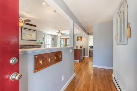 34 Wheeler St, Gloucester, MA 01930 photo 4