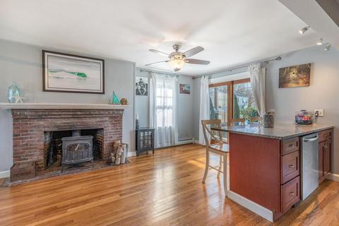 34 Wheeler St, Gloucester, MA 01930 photo 9