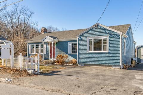 34 Wheeler St, Gloucester, MA 01930 photo 3