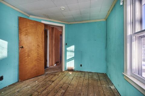 113 Maple St, Easthampton, MA 01027 photo 17